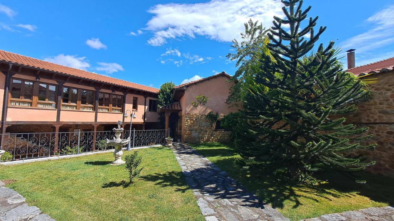 Palacio Del Conde De Rebolledo Villaviciosa de la Ribera Exteriör bild