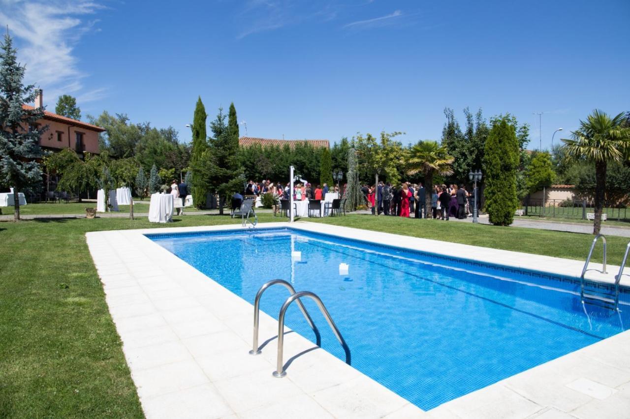 Palacio Del Conde De Rebolledo Villaviciosa de la Ribera Exteriör bild